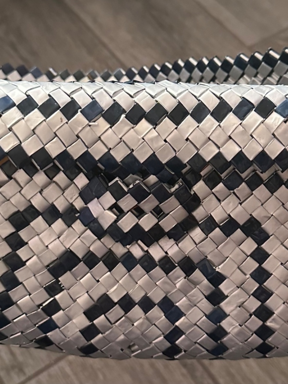 Vintage Y2K Woven "Candy Wrapper" Shoulder Bag Black and Silver - Picture 5 of 5